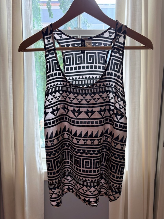 H&M Tops - Western Graphic Racerback Scoop Neck Tank Top Black and White Size 4/XS